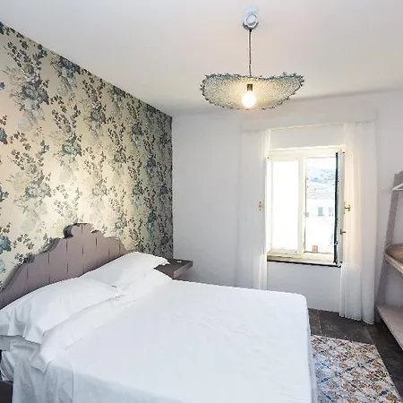 Palazzo Conti E 4* シクリ